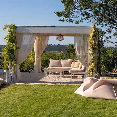 Trullo Perla Greta - Luxury Country & Private Heated Pool Holiday home *